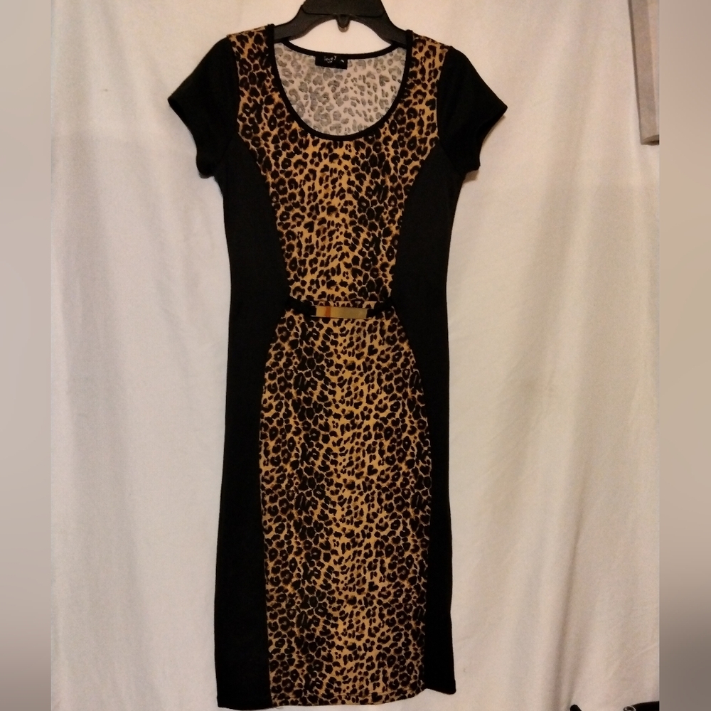 Love J sz M Cheetah print stretch slimming dress with gold embellishment